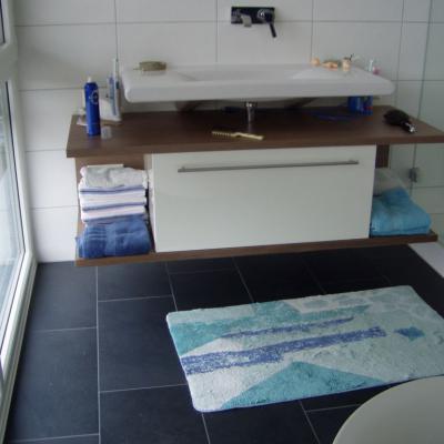 Badezimmermoebelweisskolzdekordunkel 1