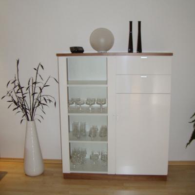 Wohnzimmermitraumteileweissundnussbaum 4
