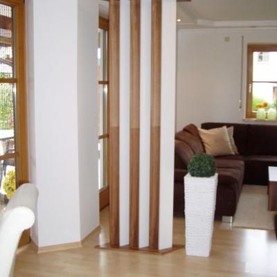 Wohnzimmermitraumteileweissundnussbaum 6