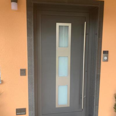Haustuereantrazitmitlangemstossgriff 2