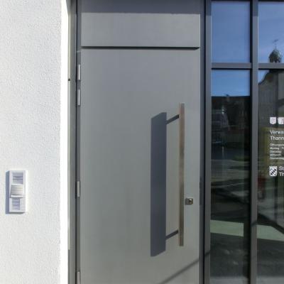 Haustuereholzgaumetallig