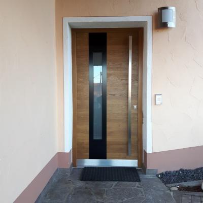 Haustueremodernasteichequer 2
